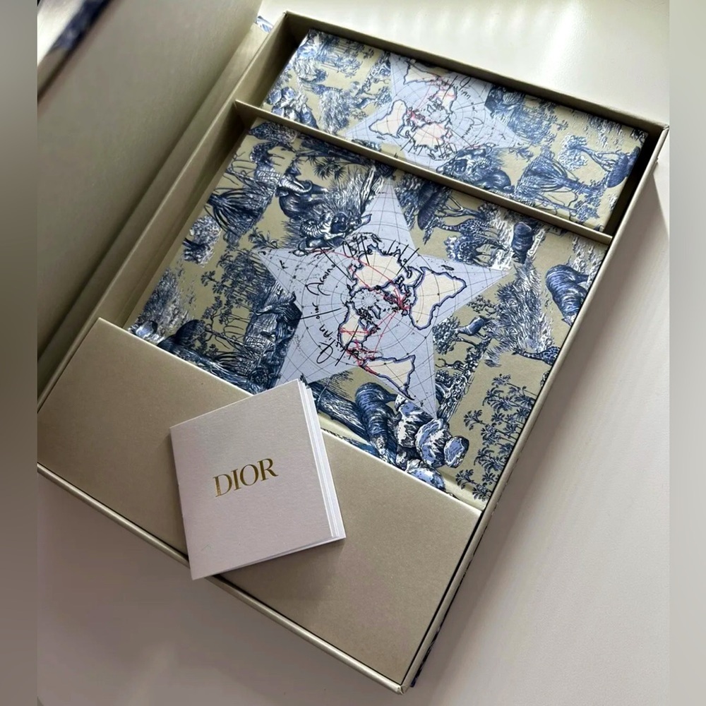 Christian Dior novelty stationary set Notebook and pencils - Picture 3 of 9